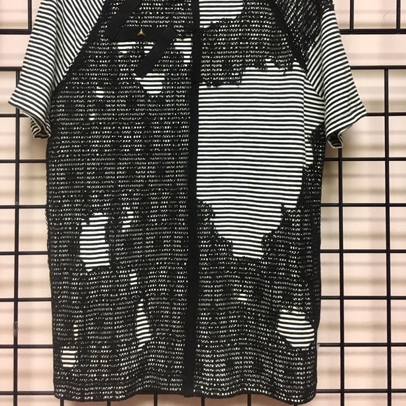 🔴 Yam Dyed Distressed Overlay Striped Tee NWT - Picture 3 of 5